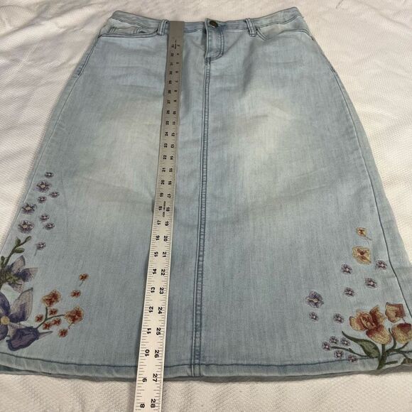 Christopher & Banks Denim Light‎ Wash Floral Embroidery Jean Midi Skirt - Picture 5 of 8